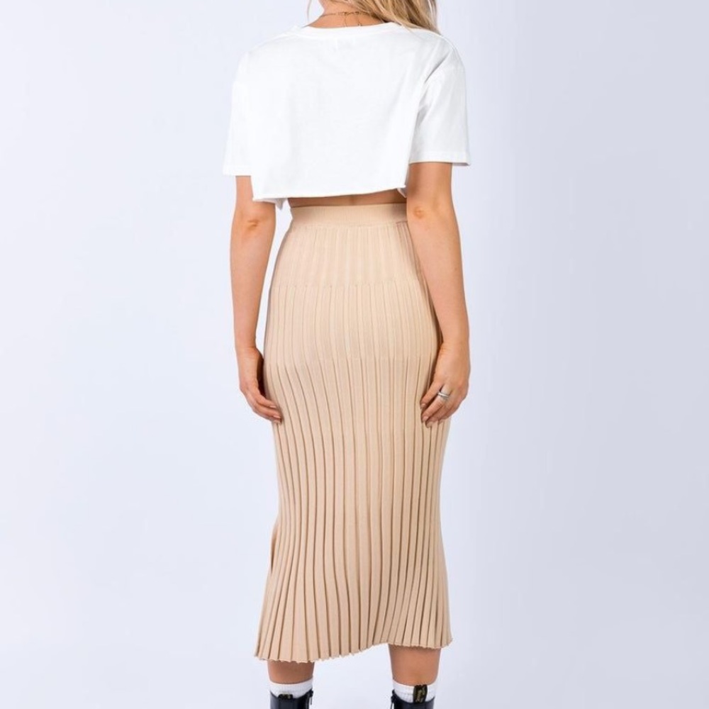 Princess Polly skirt - Picture 2 of 3